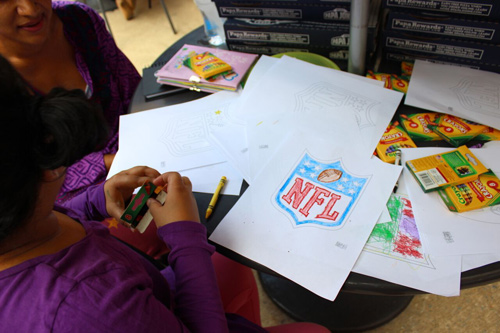 Domestic-Violence-Shelter-Residents-Draw-with-the-NFL